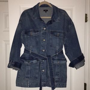 EXPRESS - BELTED MEDIUM WASH DENIM JACKET